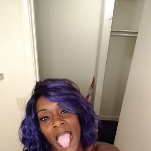 Meet your Posher, Dee